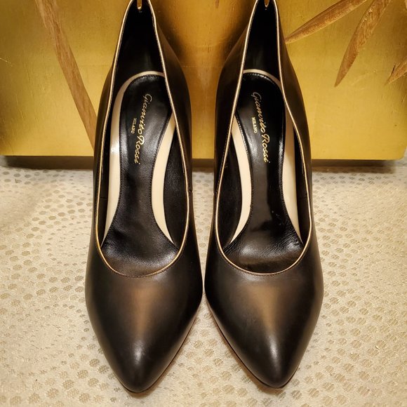 Gianvito Rossi Black Leather High-Heeled Pumps - Picture 8 of 11